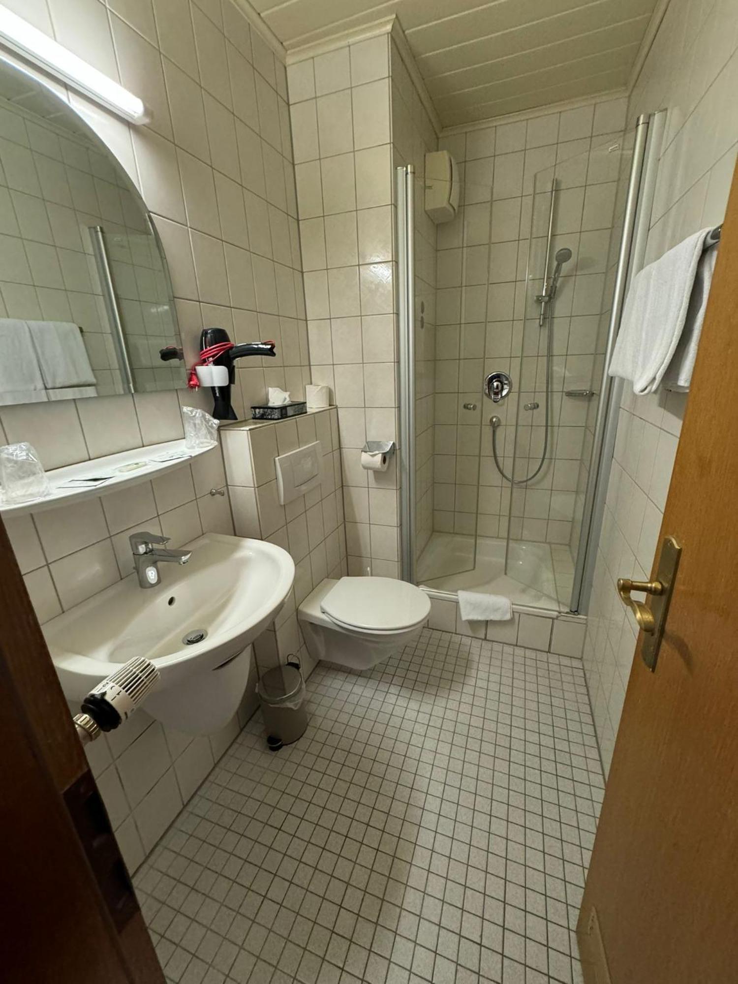 Hotel Guelser Weinstube Coblenza Esterno foto